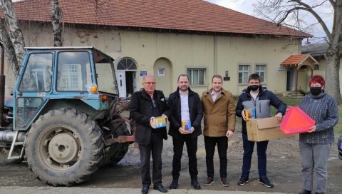 СИГНАЛИЗАЦИЈА ЗА ПОЉОПРИВРЕДНИКЕ: Акција у Крушевцу за већу безбедност саобраћаја СИГНАЛИЗАЦИЈА ЗА ПОЉОПРИВРЕДНИКЕ: Акција у Крушевцу за већу безбедност саобраћаја