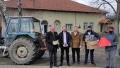 SIGNALIZACIJA ZA POLJOPRIVREDNIKE: Akcija u Kruševcu za veću bezbednost saobraćaja SIGNALIZACIJA ZA POLJOPRIVREDNIKE: Akcija u Kruševcu za veću bezbednost saobraćaja