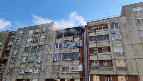 ГОРЕО СТАН НА ЧЕТВРТОМ СПРАТУ: Пожар у насељу Аеродром у Крагујевцу ГОРЕО СТАН НА ЧЕТВРТОМ СПРАТУ: Пожар у насељу Аеродром у Крагујевцу