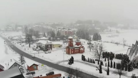 УЗ ВАТРОМЕТ И КРИКЕ ОБЕЛЕЖИЛИ ГОДИШЊИЦУ НАТО БОМБАРДОВАЊА: Скандал у Мојковцу - активисти ДПС прослављали злочине Алијансе! (ФОТО) УЗ ВАТРОМЕТ И КРИКЕ ОБЕЛЕЖИЛИ ГОДИШЊИЦУ НАТО БОМБАРДОВАЊА: Скандал у Мојковцу - активисти ДПС прослављали злочине Алијансе! (ФОТО)