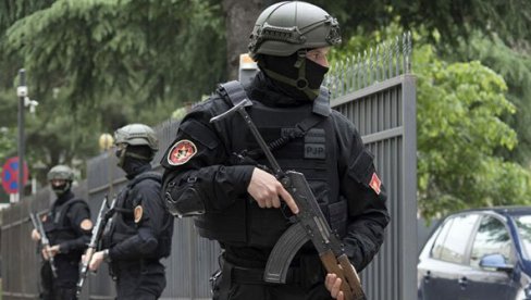 ПИРАНА И ПРЕДАТОР НАРУЧИЛИ УБИСТВО КАНА: Разоткривени детаљи ликвидације припремане у Будви, трагови воде до Беливука и Миљковића? ПИРАНА И ПРЕДАТОР НАРУЧИЛИ УБИСТВО КАНА: Разоткривени детаљи ликвидације припремане у Будви, трагови воде до Беливука и Миљковића?