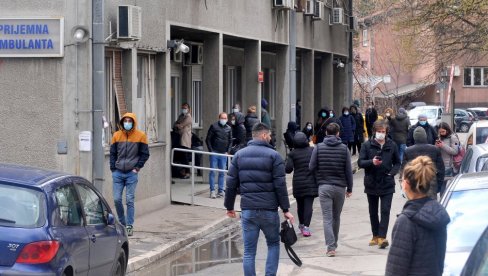 BOLNICE KRCATE, A SKORO MILION REVAKCINISANIH: Nadležni poručuju - Od imunizacije zavisi popuštanje mera BOLNICE KRCATE, A SKORO MILION REVAKCINISANIH: Nadležni poručuju - Od imunizacije zavisi popuštanje mera