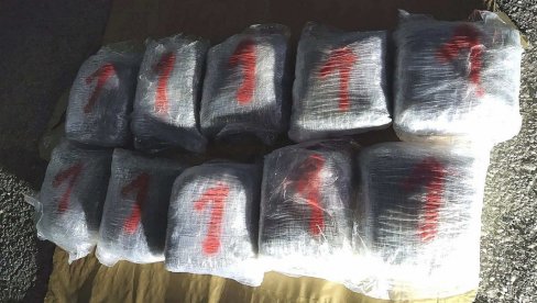 АКЦИЈА ВАГОН: У штеку комбија крио 12 килограма марихуане АКЦИЈА ВАГОН: У штеку комбија крио 12 килограма марихуане