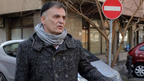 ЛЕЧИЋ ВЕЋ ШЕСТ САТИ У СТАНИЦИ ПОЛИЦИЈЕ! Саслушање поводом тврдњи Данијеле Штајнфелд и даље траје ЛЕЧИЋ ВЕЋ ШЕСТ САТИ У СТАНИЦИ ПОЛИЦИЈЕ! Саслушање поводом тврдњи Данијеле Штајнфелд и даље траје