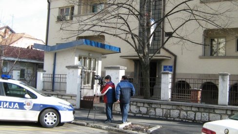 ПРЕТУКЛИ ЗЕМЉАКЕ НА ПАРКИНГУ: У Димитриовграду ухапшена тројица турских држављана ПРЕТУКЛИ ЗЕМЉАКЕ НА ПАРКИНГУ: У Димитриовграду ухапшена тројица турских држављана