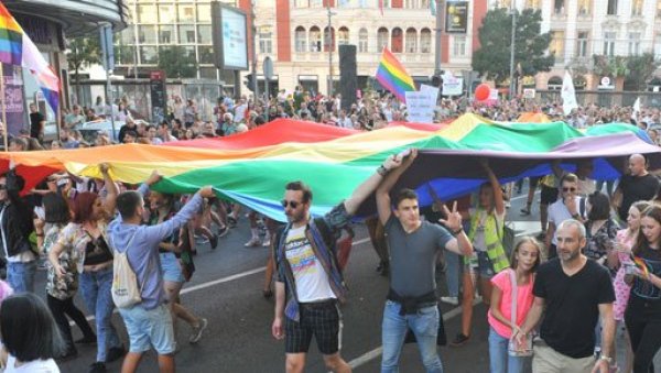 МАЂАРСКА ГЕЈ ПАРАДА: Прајд у Будимпешти биће протест против новог закона МАЂАРСКА ГЕЈ ПАРАДА: Прајд у Будимпешти биће протест против новог закона