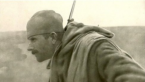 ОБНОВА РОДНЕ КУЋЕ НИЈЕ НИ НА ВИДИКУ: Пропада кућа легендарног солунског ратника и извиђача Драгутина Матића ОБНОВА РОДНЕ КУЋЕ НИЈЕ НИ НА ВИДИКУ: Пропада кућа легендарног солунског ратника и извиђача Драгутина Матића
