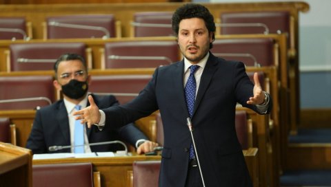 АБАЗОВИЋ О РУШЕЊУ ВЛАДЕ: Ако неко жели то да уради, мораће да плати велику политичку цену! АБАЗОВИЋ О РУШЕЊУ ВЛАДЕ: Ако неко жели то да уради, мораће да плати велику политичку цену!
