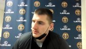 ЈОКИЋ ЗАБОРАВИО СРПСКИ: Шта би Никола? Кошарка или баскетбол (ВИДЕО) ЈОКИЋ ЗАБОРАВИО СРПСКИ: Шта би Никола? Кошарка или баскетбол (ВИДЕО)