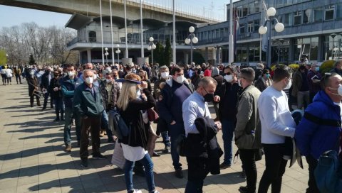 НЕМА ВАКЦИНАЦИЈЕ БЕЗ ЗАКАЗАНОГ ТЕРМИНА: Позив страним држављанима да прате процедуру НЕМА ВАКЦИНАЦИЈЕ БЕЗ ЗАКАЗАНОГ ТЕРМИНА: Позив страним држављанима да прате процедуру
