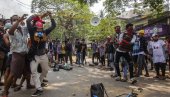 КРВОПРОЛИЋЕ СЕ НАСТАВЉА: Полиција у Мјанмару убила две особе, ранила седам КРВОПРОЛИЋЕ СЕ НАСТАВЉА: Полиција у Мјанмару убила две особе, ранила седам