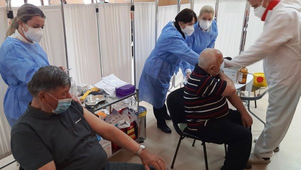 ВАКЦИНАЦИЈА ГРАЂАНА ВУКОСАВЉА: Спутњик V сигуран у борби против короне ВАКЦИНАЦИЈА ГРАЂАНА ВУКОСАВЉА: Спутњик V сигуран у борби против короне