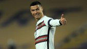 MILION EVRA ZA RONALDOVU KAPITENSKU TRAKU: Da li je ovo moguće? (FOTO) MILION EVRA ZA RONALDOVU KAPITENSKU TRAKU: Da li je ovo moguće? (FOTO)