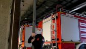 ПОЖАР У БЕОГРАДУ: Изнад кафића на Врачару букнула ватра, ватрогасци експресно реаговали ПОЖАР У БЕОГРАДУ: Изнад кафића на Врачару букнула ватра, ватрогасци експресно реаговали