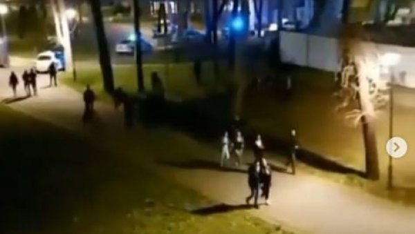 ПОЛИЦИЈА УПАЛА У СТУДЕЊАК: Студенти окупњени на отвореном - разишли се након доласка патрола (ВИДЕО) ПОЛИЦИЈА УПАЛА У СТУДЕЊАК: Студенти окупњени на отвореном - разишли се након доласка патрола (ВИДЕО)