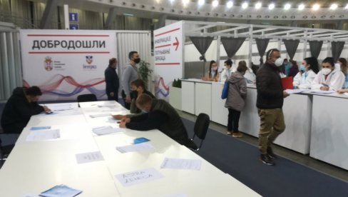 SRBIJA JE RAJ ZA VAKCINE: Austrijanci napravili specijalnu reportažu o imunizaciji u našoj zemlji SRBIJA JE RAJ ZA VAKCINE: Austrijanci napravili specijalnu reportažu o imunizaciji u našoj zemlji