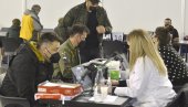 НА САЈМУ И ЏЕНАН ЛОНЧАРЕВИЋ: Популарни певач вакцинисао се против вируса корона (ФОТО/ВИДЕО) НА САЈМУ И ЏЕНАН ЛОНЧАРЕВИЋ: Популарни певач вакцинисао се против вируса корона (ФОТО/ВИДЕО)