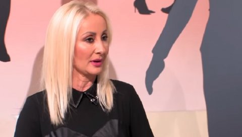 ТРИ ПОЗНАТЕ ПЕВАЧИЦЕ СУ СИЛОВАЛИ МОЋНИЦИ: Позната новинарка шокирала јавност, изнела страшне информације ТРИ ПОЗНАТЕ ПЕВАЧИЦЕ СУ СИЛОВАЛИ МОЋНИЦИ: Позната новинарка шокирала јавност, изнела страшне информације