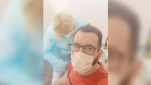 ЧУВЕНИ САРАЈЕВСКИ НОВИНАР ВАКЦИНИСАН У БЕОГРАДУ: Довео целу породицу, одушевљен огранизацијом - Хвала Вучићу и Лончару ЧУВЕНИ САРАЈЕВСКИ НОВИНАР ВАКЦИНИСАН У БЕОГРАДУ: Довео целу породицу, одушевљен огранизацијом - Хвала Вучићу и Лончару