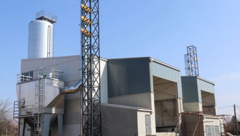 ДА ЛАКШЕ ДИШУ УЗ ДРВНУ СЕЧКУ: Локална самоуправа у Кладову много очекује од најављеног завршетка топлане која ће користити биомасу ДА ЛАКШЕ ДИШУ УЗ ДРВНУ СЕЧКУ: Локална самоуправа у Кладову много очекује од најављеног завршетка топлане која ће користити биомасу