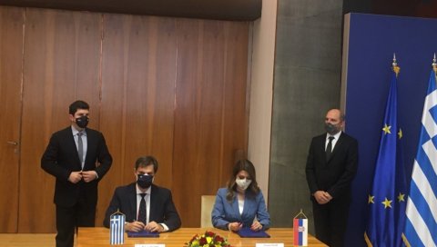 ДОНЕТА ОДЛУКА: Срби у Грчку могу већ средином априла - Ево која правила ће важити за децу ДОНЕТА ОДЛУКА: Срби у Грчку могу већ средином априла - Ево која правила ће важити за децу