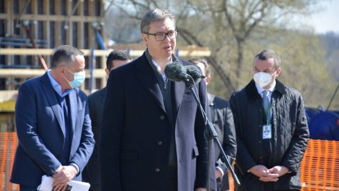 ВУЧИЋ ЗА ФАЈНЕНШЕЛ ТАЈМС: Вакцинисаћу целу нацију ВУЧИЋ ЗА ФАЈНЕНШЕЛ ТАЈМС: Вакцинисаћу целу нацију