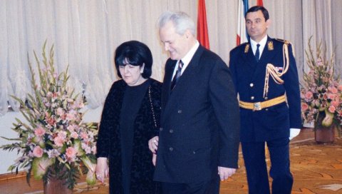 ПОТРЕСНО МИРИНО ОПРОШТАЈНО ПИСМО ОД СЛОБЕ: Чекала сам те пет дугих, тешких, страшних година и нисам те сачекала - сад ти чекај мене (ВИДЕО) ПОТРЕСНО МИРИНО ОПРОШТАЈНО ПИСМО ОД СЛОБЕ: Чекала сам те пет дугих, тешких, страшних година и нисам те сачекала - сад ти чекај мене (ВИДЕО)