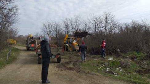 OD DEPONIJE PRAVE PARKING SA NAJMANJE 1.000 MESTA: Sve veći broj turista u Beloj Crkvi diktira nove uslove (FOTO) OD DEPONIJE PRAVE PARKING SA NAJMANJE 1.000 MESTA: Sve veći broj turista u Beloj Crkvi diktira nove uslove (FOTO)
