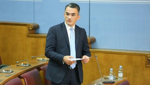 ПРИЗНАЊЕ ЗА ЗЛОЧИН ТРАЖЕ УЧЕСНИЦИ У ЊЕМУ: Владимир Лепосавић, министар правде, људских и мањинских права, о изјави о Сребреници ПРИЗНАЊЕ ЗА ЗЛОЧИН ТРАЖЕ УЧЕСНИЦИ У ЊЕМУ: Владимир Лепосавић, министар правде, људских и мањинских права, о изјави о Сребреници