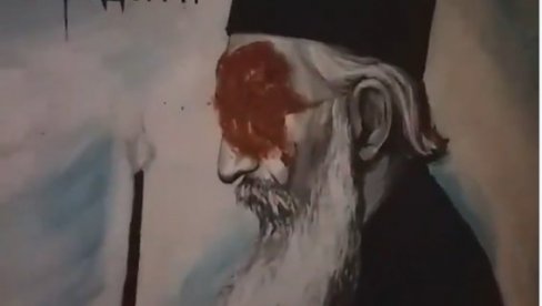 СРАМОТНО И НЕВЕРОВАТНО: Објављен снимак унакаженог мурала патријарху Павлу у Миријеву (ВИДЕО) СРАМОТНО И НЕВЕРОВАТНО: Објављен снимак унакаженог мурала патријарху Павлу у Миријеву (ВИДЕО)