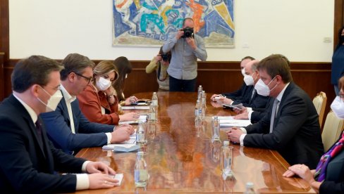 VUČIĆ SE SASTAO SA PETRIČEKOM: Srbija izuzetno poštuje češka ekonomska dostignuća u prethodnoj deceniji VUČIĆ SE SASTAO SA PETRIČEKOM: Srbija izuzetno poštuje češka ekonomska dostignuća u prethodnoj deceniji