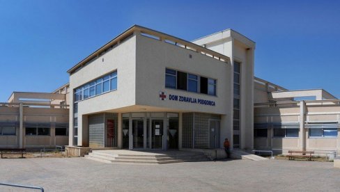 RODITELJI SVE ČEŠĆE ODLAŽU MMR VAKCINU: Prepolovljen procenat dece vakcinisane protiv malih boginja, zauški RODITELJI SVE ČEŠĆE ODLAŽU MMR VAKCINU: Prepolovljen procenat dece vakcinisane protiv malih boginja, zauški