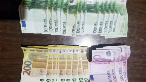 КРАЂА НА ВРАЧАРУ: Из куће изнели 9.000 евра - полиција брзо реаговала КРАЂА НА ВРАЧАРУ: Из куће изнели 9.000 евра - полиција брзо реаговала