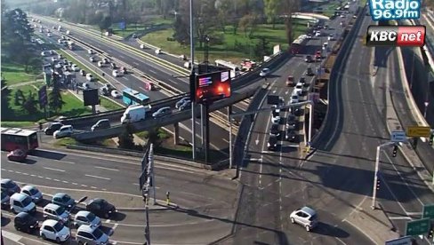 САОБРАЋАЈ У БЕОГРАДУ: Погледајте како јутрос изгледају улице престонице (ФОТО) САОБРАЋАЈ У БЕОГРАДУ: Погледајте како јутрос изгледају улице престонице (ФОТО)