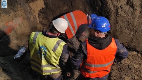 ЗАПОЧЕТА САНАЦИЈА: Два већа квара на водоводној мрежи ЗАПОЧЕТА САНАЦИЈА: Два већа квара на водоводној мрежи