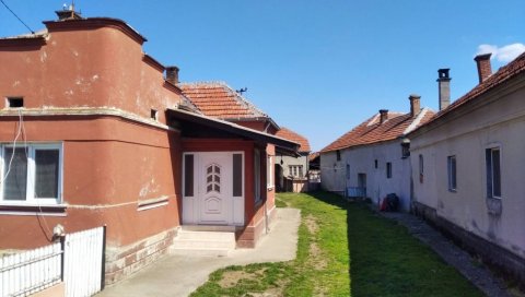КОМШИЈА СПАСАО РАДОМИРА ОД НАПАДА РОТВАЈЛЕРА: Раздвојио сам их, знам само да је у болници КОМШИЈА СПАСАО РАДОМИРА ОД НАПАДА РОТВАЈЛЕРА: Раздвојио сам их, знам само да је у болници