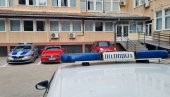 ДРОГА ИЗБАЧЕНА КРОЗ ПРОЗОР: Лесковачка полиција запленила 345 грама афетамина ДРОГА ИЗБАЧЕНА КРОЗ ПРОЗОР: Лесковачка полиција запленила 345 грама афетамина