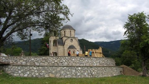 ДРЖАВА ЋУТИ, ПОТОМЦИ ПАМТЕ: Иницијатива за откривање истине о злочину у Велици још без одговора ДРЖАВА ЋУТИ, ПОТОМЦИ ПАМТЕ: Иницијатива за откривање истине о злочину у Велици још без одговора