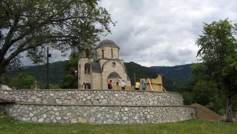 ДРЖАВА ЋУТИ, ПОТОМЦИ ПАМТЕ: Иницијатива за откривање истине о злочину у Велици још без одговора ДРЖАВА ЋУТИ, ПОТОМЦИ ПАМТЕ: Иницијатива за откривање истине о злочину у Велици још без одговора