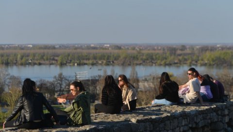 ВРЕМЕНСКА ПРОГНОЗА ЗА МАЈ: Температуре ће ићи и до 30 степени