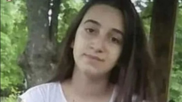 НЕСТАЛА ДЕВОЈЧИЦА (13) У КРАГУЈЕВЦУ: Већ 11 дана ни трага ни гласа од ње - уколико имате неку информацију, позовите овај број НЕСТАЛА ДЕВОЈЧИЦА (13) У КРАГУЈЕВЦУ: Већ 11 дана ни трага ни гласа од ње - уколико имате неку информацију, позовите овај број