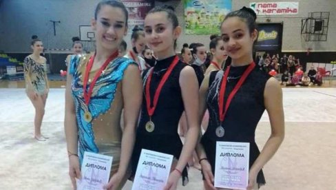 ФАНТАСТИЧАН СТАРТ ПАРАЋИНСКИХ ГИМНАСТАЧАРКИ: Кадеткиње прве, јуниоркама злато и сребро на „Олимпик купу“ у Младеновцу ФАНТАСТИЧАН СТАРТ ПАРАЋИНСКИХ ГИМНАСТАЧАРКИ: Кадеткиње прве, јуниоркама злато и сребро на „Олимпик купу“ у Младеновцу