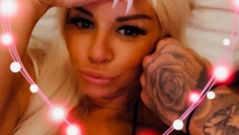 ДАРА ОБЈАВИЛА ИНТИМНЕ ФОТОГРАФИЈЕ: У кревету са 24 године млађим мушкарцем, груди истурила у први план (ФОТО) ДАРА ОБЈАВИЛА ИНТИМНЕ ФОТОГРАФИЈЕ: У кревету са 24 године млађим мушкарцем, груди истурила у први план (ФОТО)