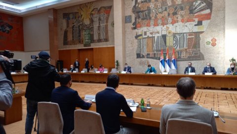 КРИЗНИ ШТАБ ПРЕЛОМИО: Ево шта је одлучено на данашњој седници КРИЗНИ ШТАБ ПРЕЛОМИО: Ево шта је одлучено на данашњој седници