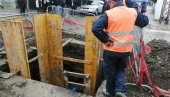ДВЕ УЛИЦЕ БЕЗ ВОДЕ ДО 17 ЧАСОВА: Радови на санацији хаварије водова у Лединцима ДВЕ УЛИЦЕ БЕЗ ВОДЕ ДО 17 ЧАСОВА: Радови на санацији хаварије водова у Лединцима