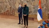 СВИ ДЕТАЉИ СА СЕДНИЦЕ КРИЗНОГ ШТАБА: Попуштање мера зависи од бројки за викенд - у понедељак ће све бити јасније СВИ ДЕТАЉИ СА СЕДНИЦЕ КРИЗНОГ ШТАБА: Попуштање мера зависи од бројки за викенд - у понедељак ће све бити јасније