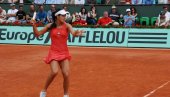 VELIKO SRCE ANE IVANOVIĆ: Haljina srpske teniserke za pomoć Gavrilu Đurđeviću VELIKO SRCE ANE IVANOVIĆ: Haljina srpske teniserke za pomoć Gavrilu Đurđeviću