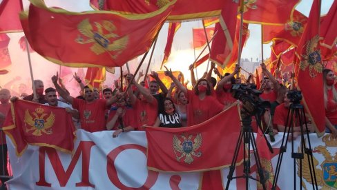KOMITSKI POKRET SE OBRATIO SAOPŠTENJEM: Busaju se u grudi i nakon propalog skupa, najavljuju nastavak otpora KOMITSKI POKRET SE OBRATIO SAOPŠTENJEM: Busaju se u grudi i nakon propalog skupa, najavljuju nastavak otpora