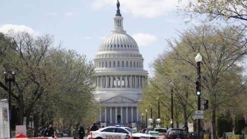 PREDUZMITE NEŠTO: Tramp tvrdi da je FBI podsticao nerede u blizini Kapitola u januaru 2021.