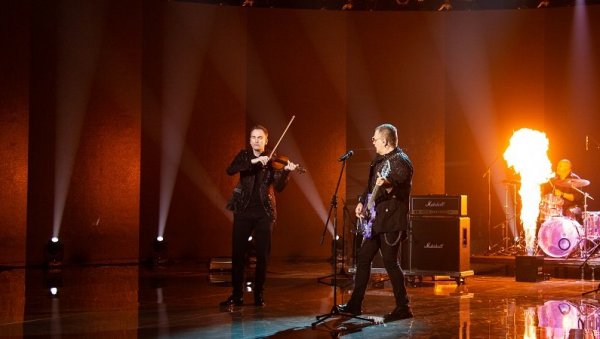 СТЕФАН МИЛЕНКОВИЋ И РОК ГРУПА ВАН ГОГ: Несвакидашњи спој рока и класике вечерас у емисији Студио на РТС1 (ВИДЕО) СТЕФАН МИЛЕНКОВИЋ И РОК ГРУПА ВАН ГОГ: Несвакидашњи спој рока и класике вечерас у емисији Студио на РТС1 (ВИДЕО)